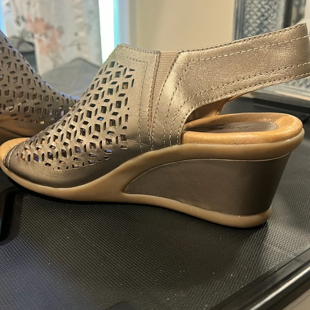 Earth Sandals Cascade Metallic Platinum Leather Wedges Comfort Shoes